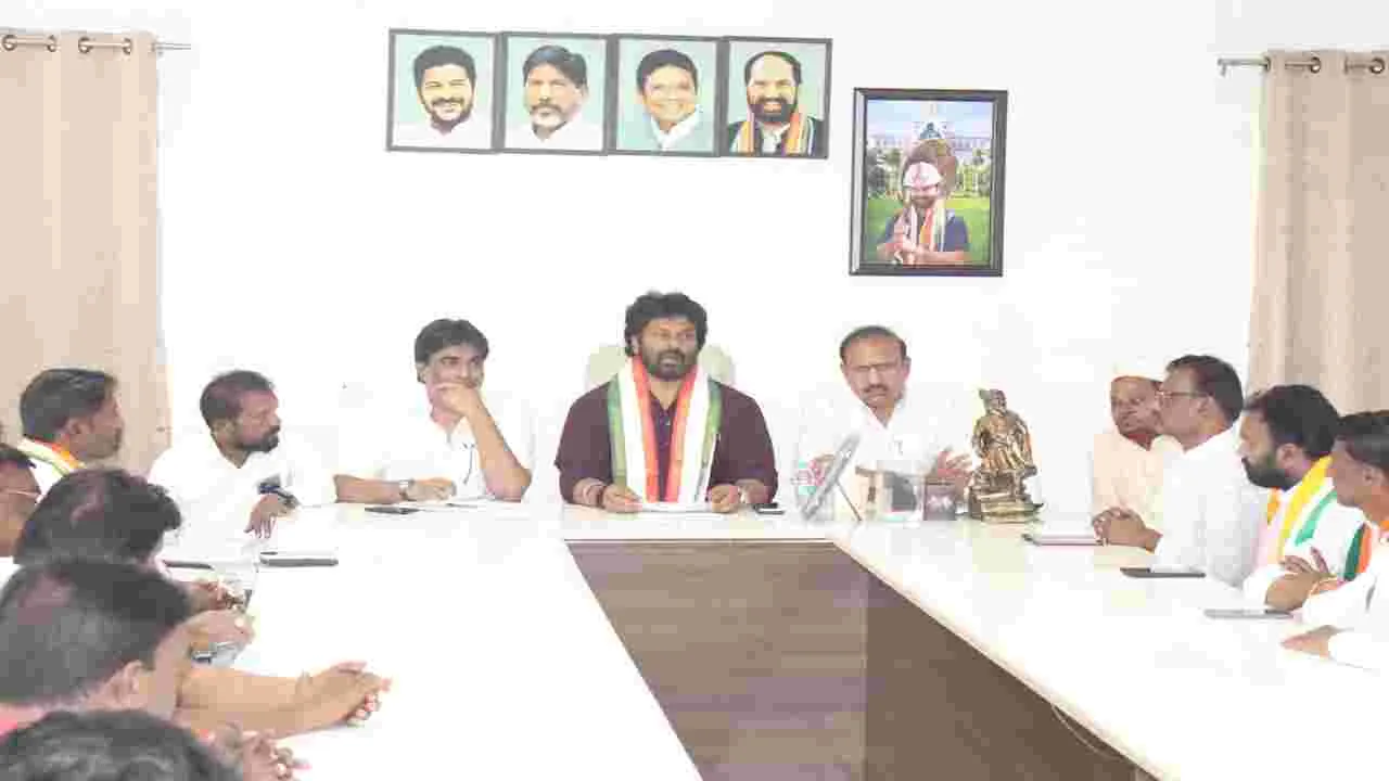 గ్రామస్థాయి నుంచి పార్టీని బలోపేతం చేయండి