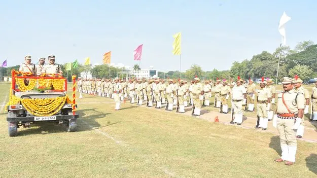 శాంతిభద్రతల పరిరక్షణలో హోంగార్డుల పాత్ర కీలకం 