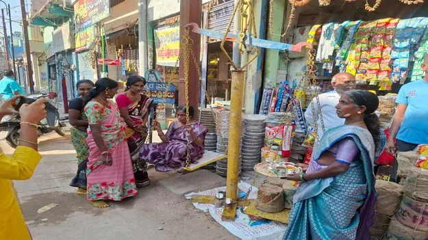 ప్రారంభమైన సమ్మక్క - సారలమ్మ మొక్కులు