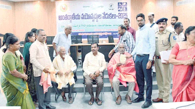 త్వరలో వృద్ధాశ్రమం ఏర్పాటు 