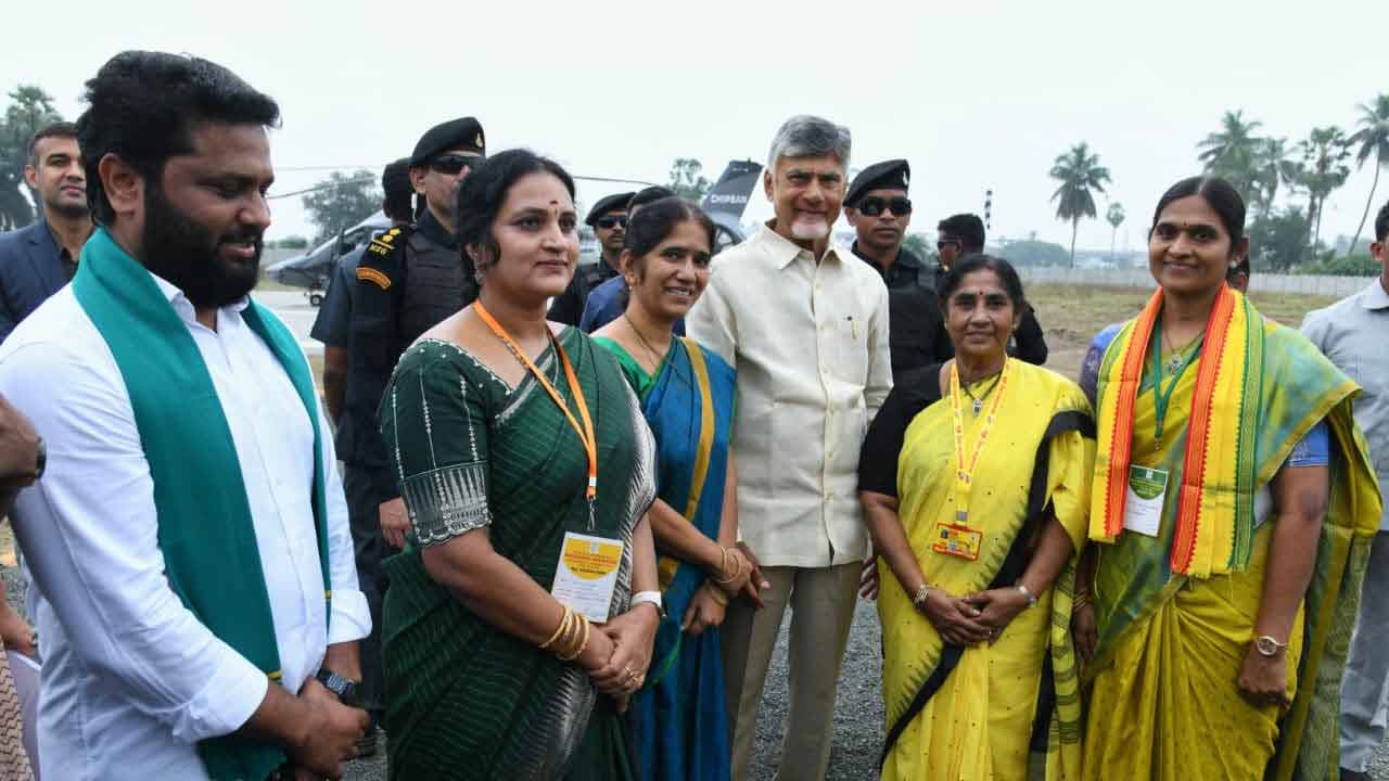 CM Chandrababu Naidu: నల్లజర్లలో పర్యటించిన ముఖ్యమంత్రి చంద్రబాబు నాయుడు