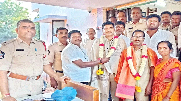 నిజాయితీ చాటుకున్న ఆర్టీసీ డ్రైవర్‌