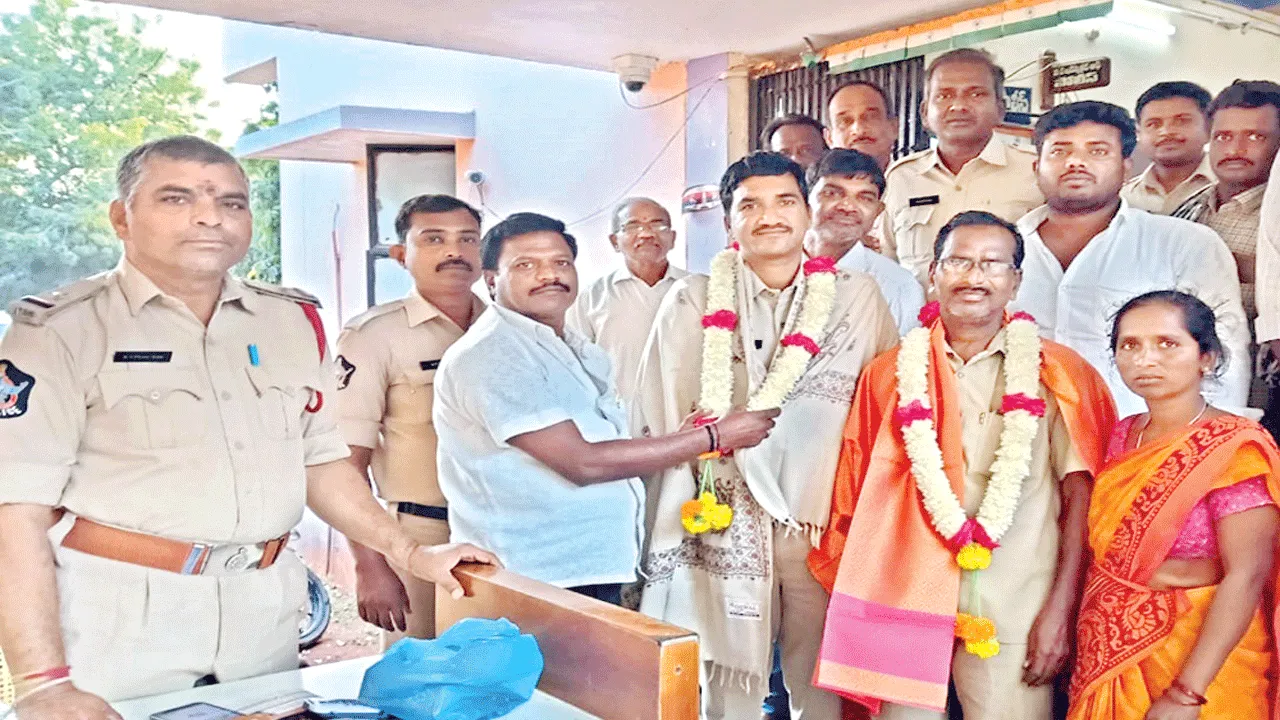 నిజాయితీ చాటుకున్న ఆర్టీసీ డ్రైవర్‌