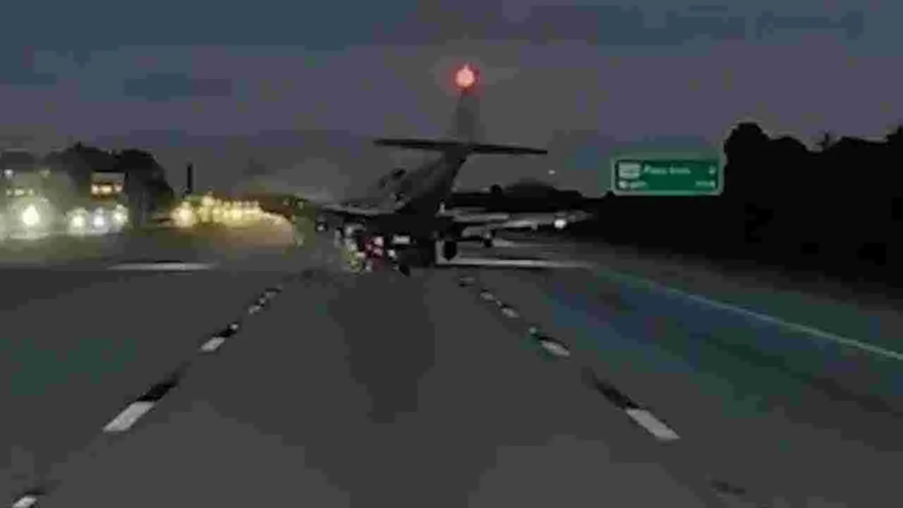 Plane crash: కారును ఢీకొన్న విమానం.. వీడియో వైరల్