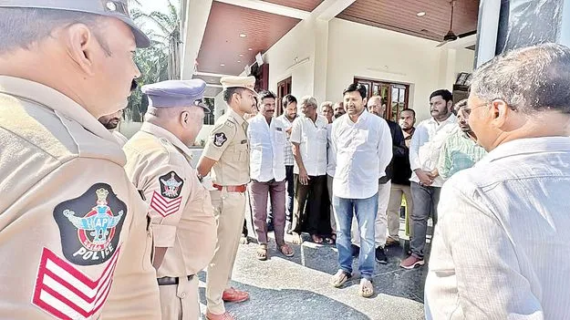 మాజీ ఎమ్మెల్యే కొఠారు గృహ నిర్బంధం