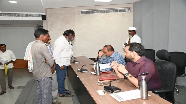 kumaram bheem asifabad-  దరఖాస్తులను సత్వరమే పరిష్కరించాలి