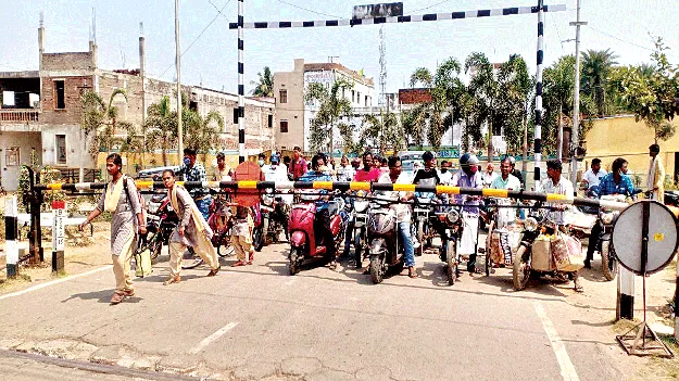 గేటు పడితే నరకమే