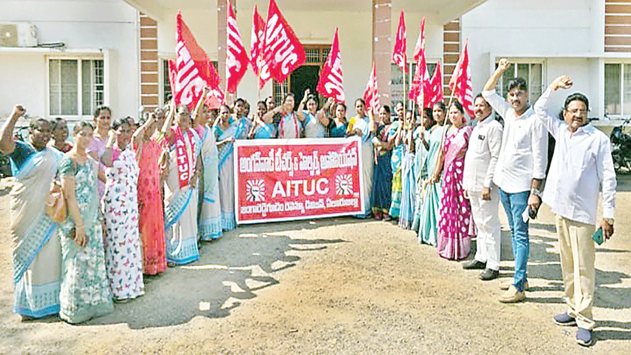 కనీస వేతనం రూ.26 వేలు ఇవ్వాలి