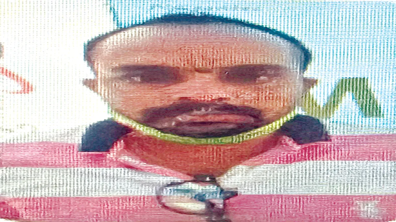 పరారీలో ఉన్న నిందితుడి కోసం గాలింపు