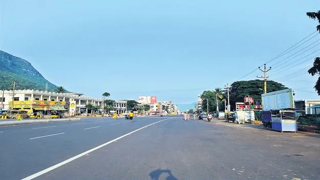 సింహాచలం టీడీఆర్‌లపై కమిషనర్‌  ఆరా