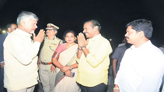 ముఖ్యమంత్రికి ఘన స్వాగతం