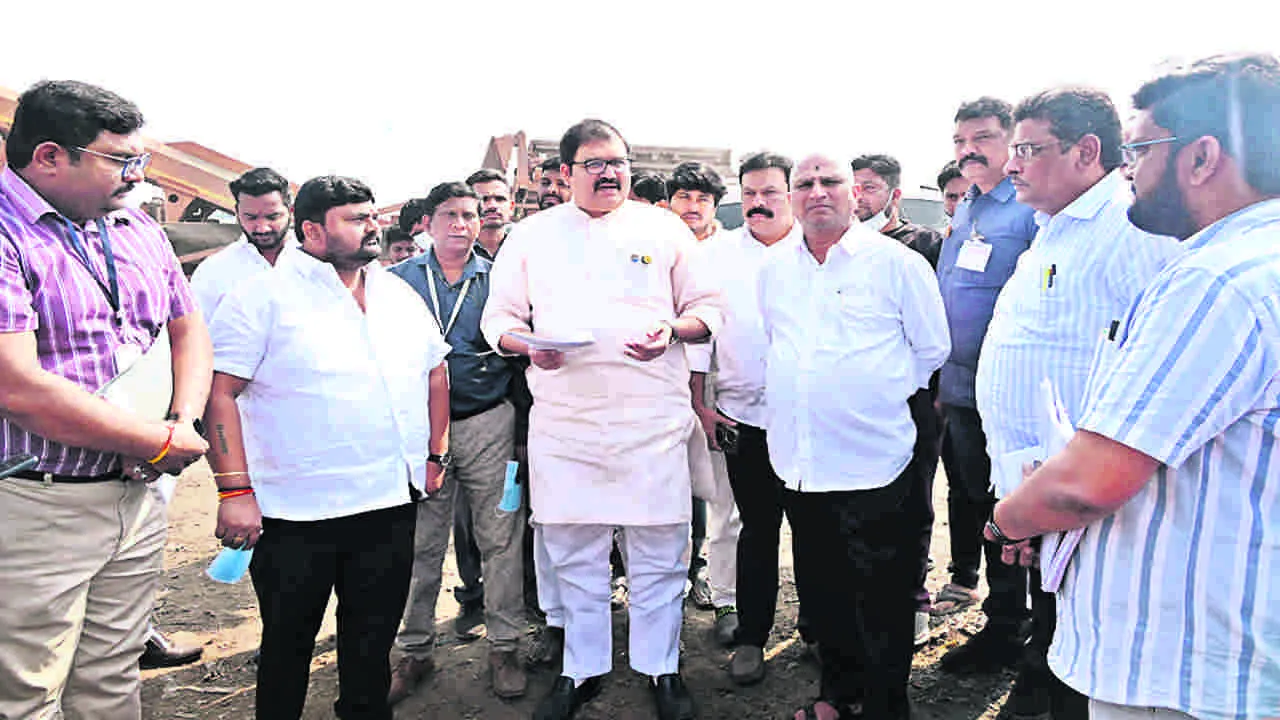 Pattabhiram జనవరికి చెత్తను ఖాళీ చేయాలి