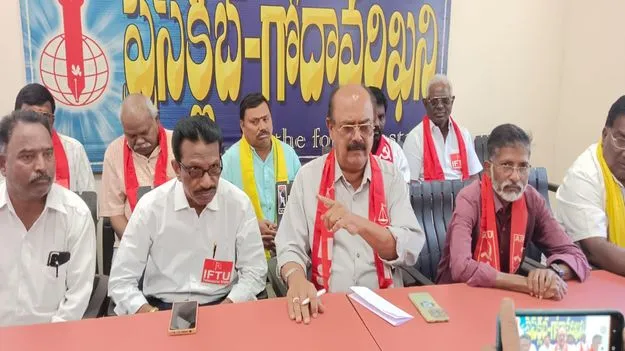 సింగరేణి అమ్మేందుకు కుట్రలు  