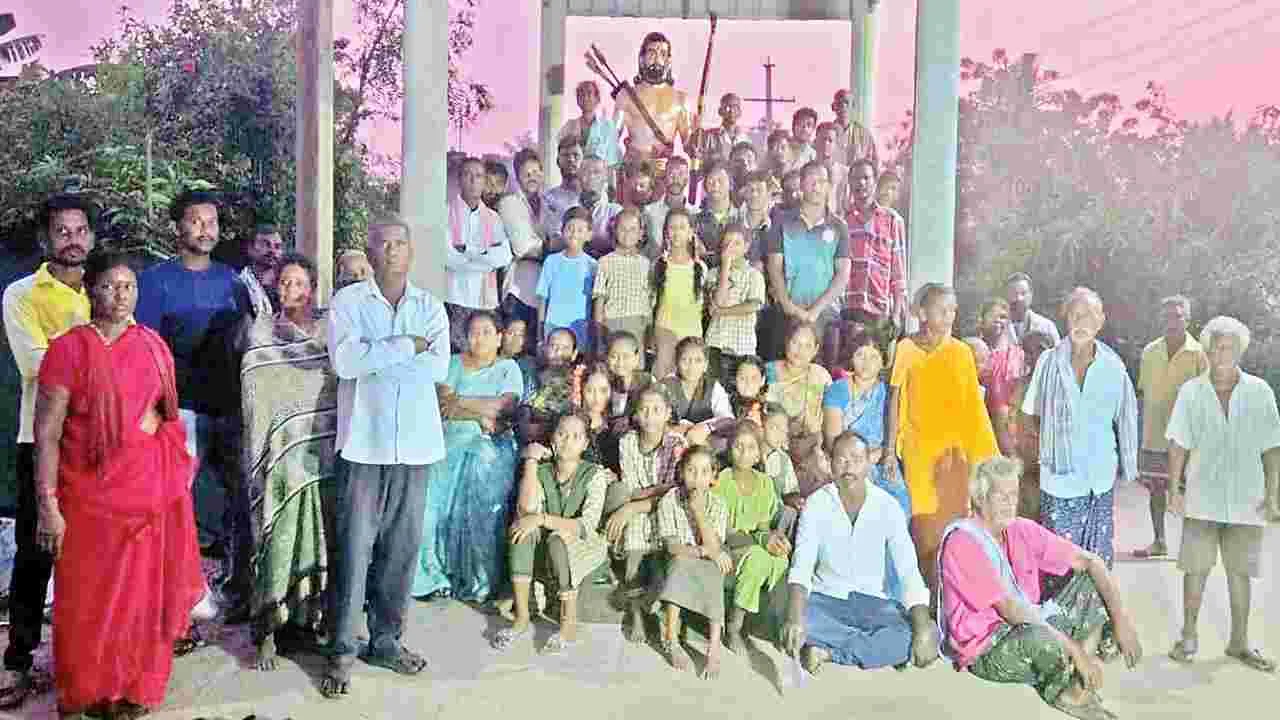 ఎస్టీ సర్టిఫికెట్ల కోసం.. పోరుబాట