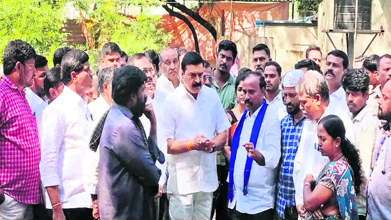 MP :పారిశుధ్య కార్మికులకు అండగా ఉంటాం: ఎంపీ అంబికా