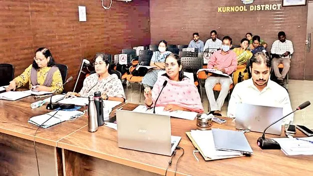 గడువులోగా అర్జీలను పరిష్కరించండి