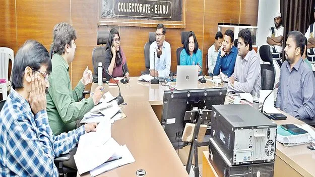 ఉప్పుటేరు ఆక్రమణలను   ఎలా తొలగించాలి ?