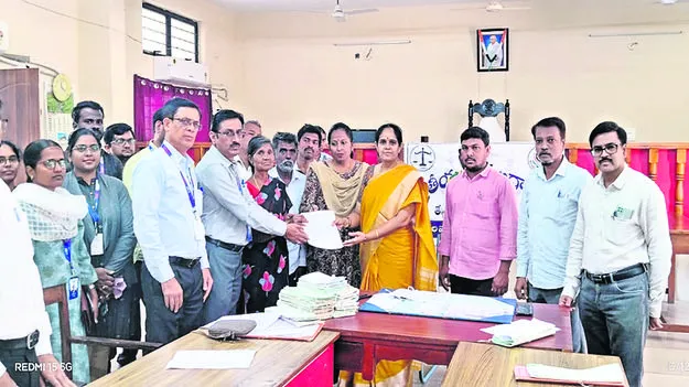 CHAIRMAN : పట్టణ అభివృద్ధే లక్ష్యం