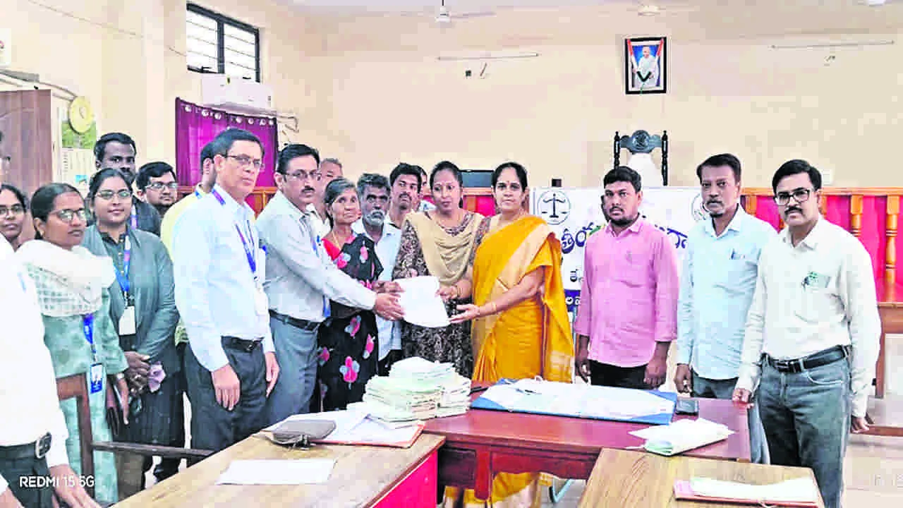 CHAIRMAN : పట్టణ అభివృద్ధే లక్ష్యం