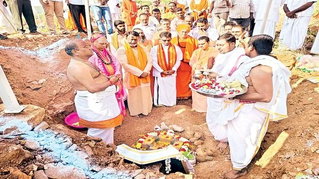 కంబి యాత్రా నివాస్‌కు శంకుస్థాపన