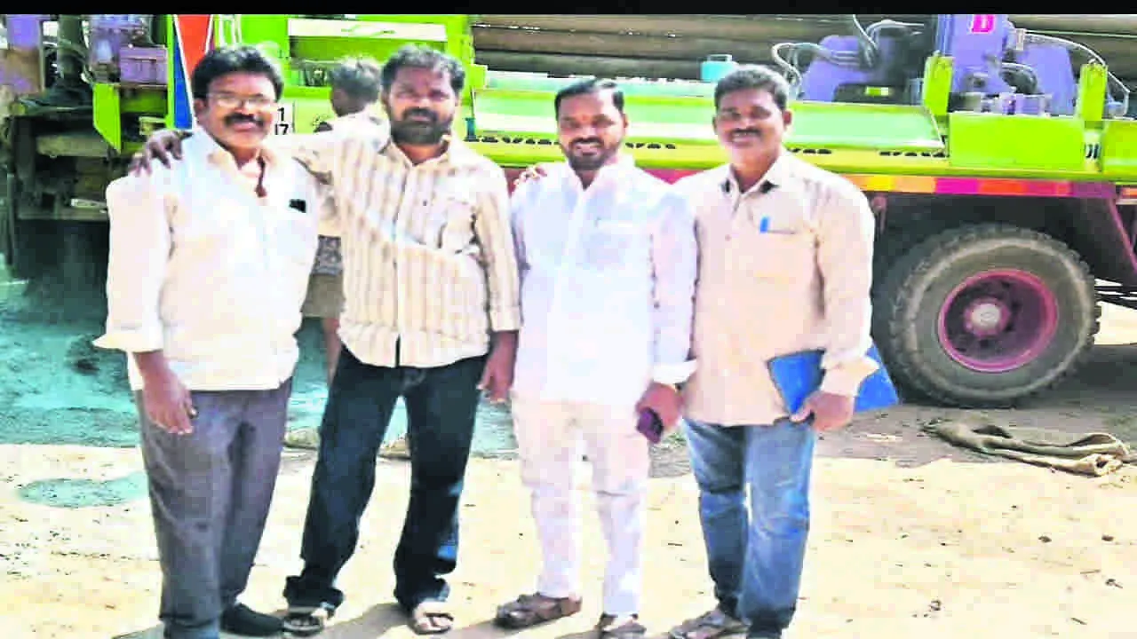 ALUMNI: పూర్వ విద్యార్థుల చొరవ