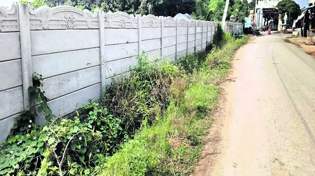 DRAINAGE: అస్తవ్యస్తంగా డ్రైనేజీ వ్యవస్థ