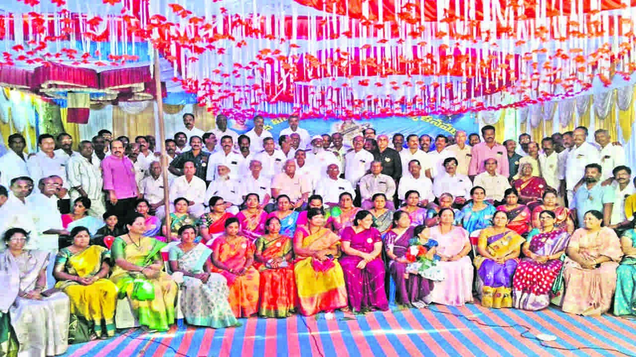 ALUMNI: పూర్వ విద్యార్థుల ఆత్మీయ సమ్మేళనం