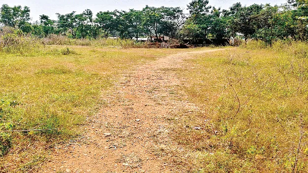 మైదానాలున్నా ఆటల్లేవ్‌