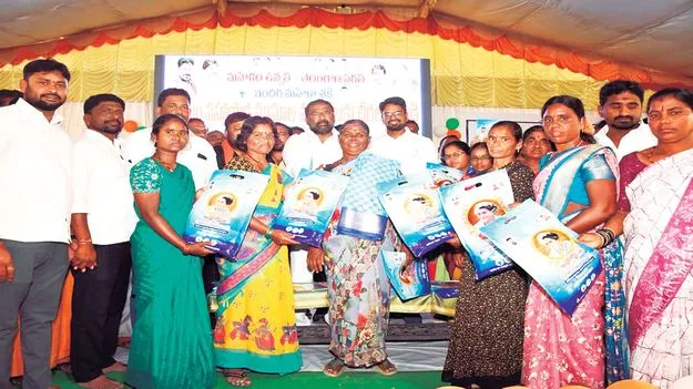 రూ.60 చీరతో అమ్మనే అవమానించారు 