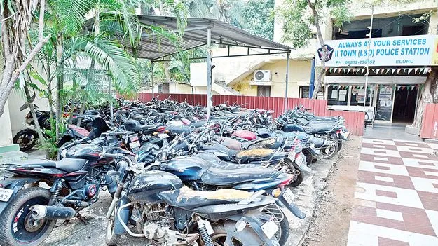 ప్రమాదం.. చెంతనే!