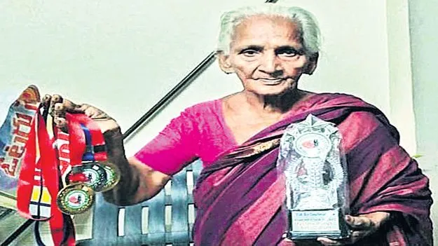 అథ్లెటిక్స్‌ మీట్‌లో సత్తాచాటిన పరుగుల బామ్మ 