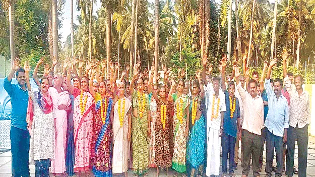 నిజాలు బయటకు వస్తున్నాయి