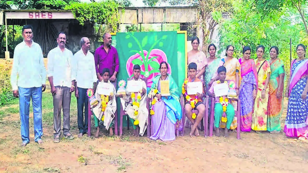 YOGA: యోగా పోటీల్లో జాతీయ స్థాయికి ఎంపిక
