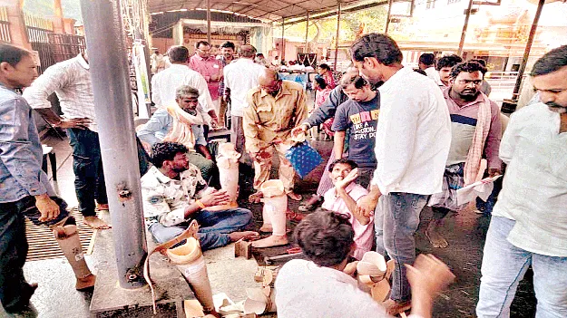 దివ్యాంగులకు కృత్రిమ అవయవాల వితరణ  