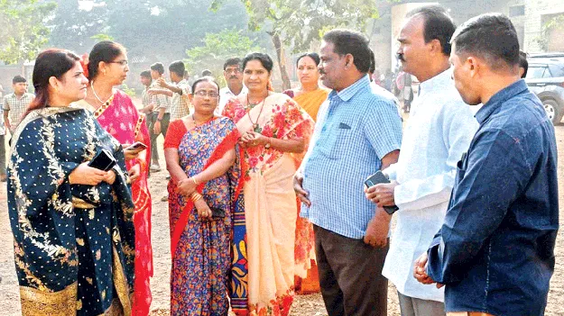 పాఠశాలను తనిఖీ చేసిన కలెక్టర్‌ 