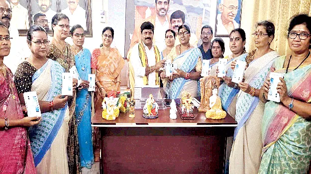 నాణ్యమైన సేవలందించాలి: ఎంజీఆర్‌