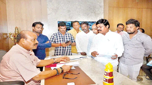 సాంకేతికతపై అవగాహన కల్పించండి 