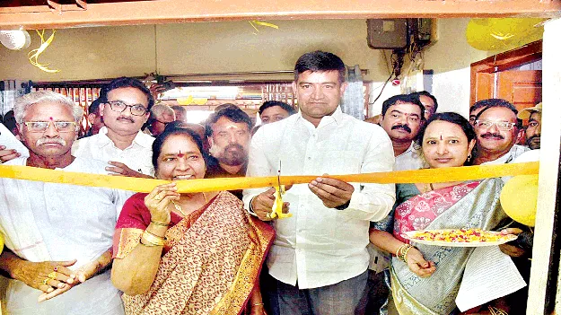 Farmers should grow economically. రైతులు ఆర్థికంగా ఎదగాలి