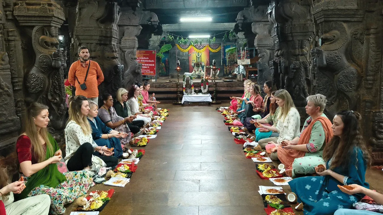 రష్యన్‌ భక్తుల రాహుకేతు పూజలు