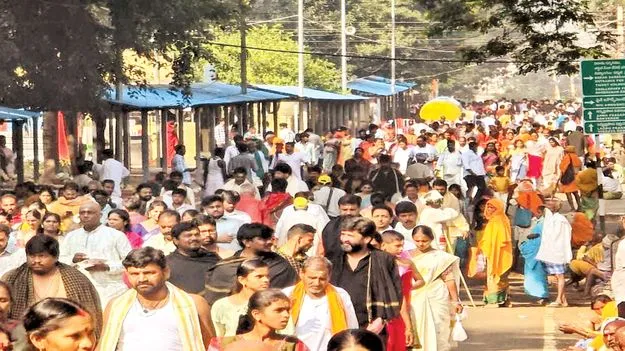 శ్రీశైలం.. భక్తజన సంద్రం