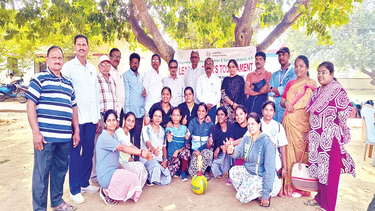 త్రోబాల్‌ పోటీలకు మెళియాపుట్టి ఎంపిక