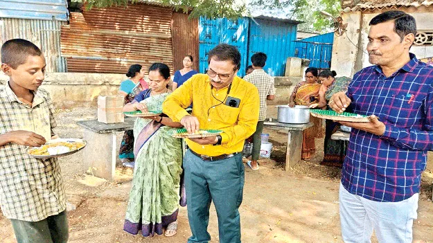 వంద శాతం ఉత్తీర్ణతే లక్ష్యం: డీఈవో 