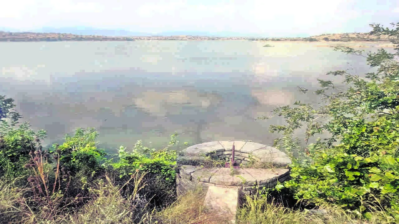 HNSS: చెరువులకు చేరుతున్న కృష్ణా నీరు