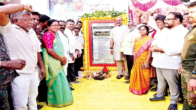  వైసీపీ నిర్లక్ష్యంతోనే రహదారి కష్టాలు: మంత్రి అచ్చెన్న