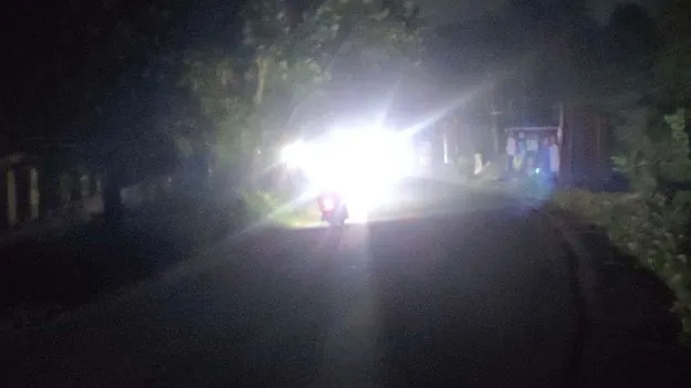 ఆకివీడు.. అంధకారం