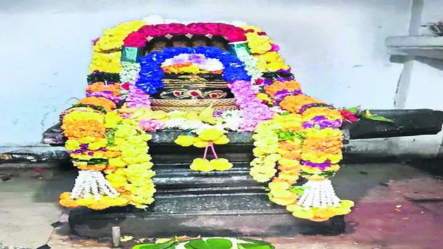 GOD: కార్తీక సోమవారం పూజలు