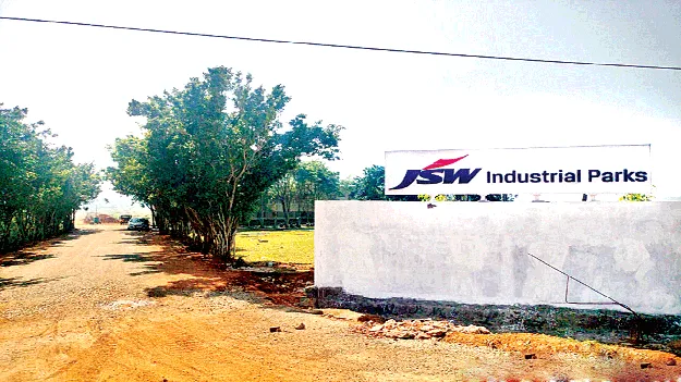 Where is this change going! ఈ మార్పు ఎటువైపో!