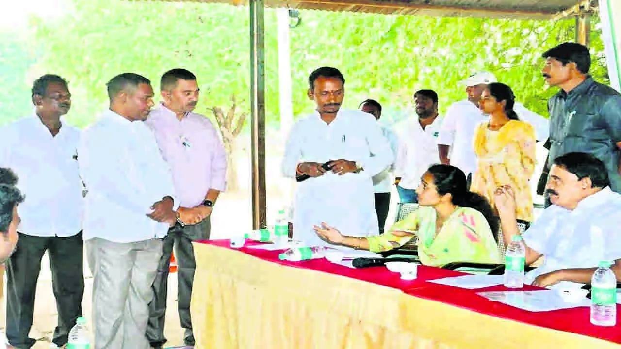 MLA: మార్కెట్‌యార్డ్‌ అభివృద్ధికి కృషిచేయండి