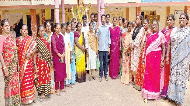  కనీస వేతనం రూ.15 వేలు ఇవ్వాలి