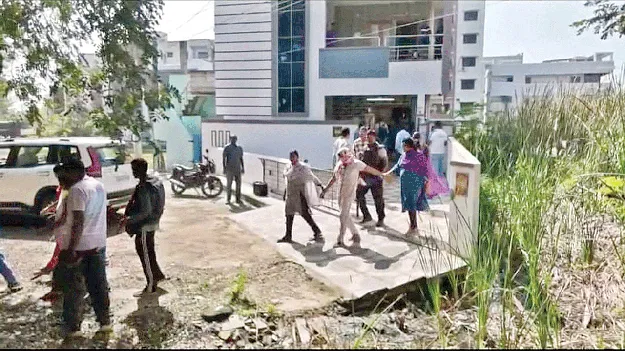 ఉలికిపాటు..!